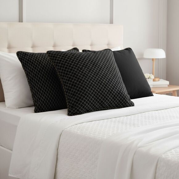 👑 Black & Gold Euro Sham Set 26x26 Preowned - Picture 1 of 7